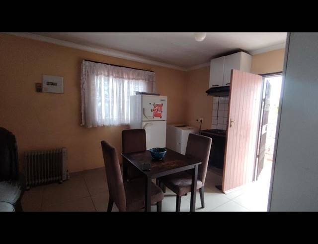 6 BEDROOM HOUSE FOR SALE IN PROTEA GLEN